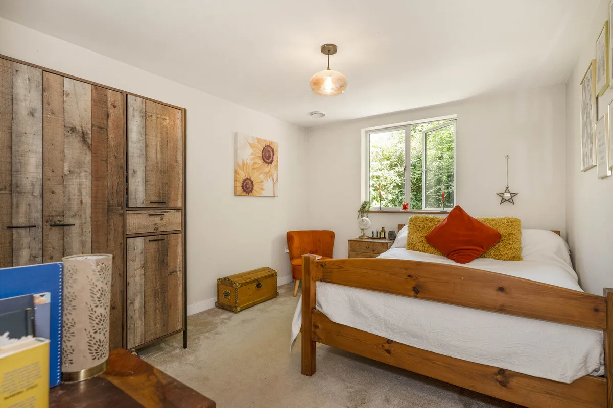 Walliswood, RH5, photo 13