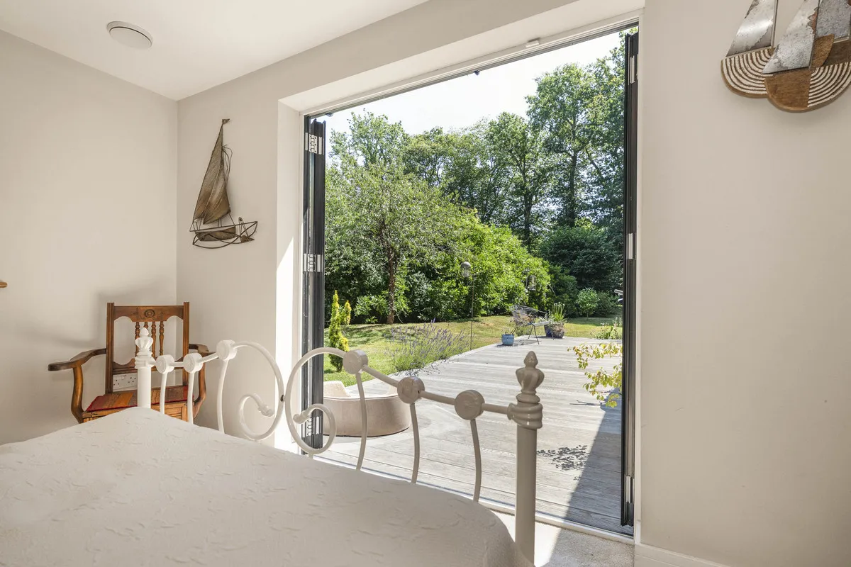 Walliswood, RH5, photo 4