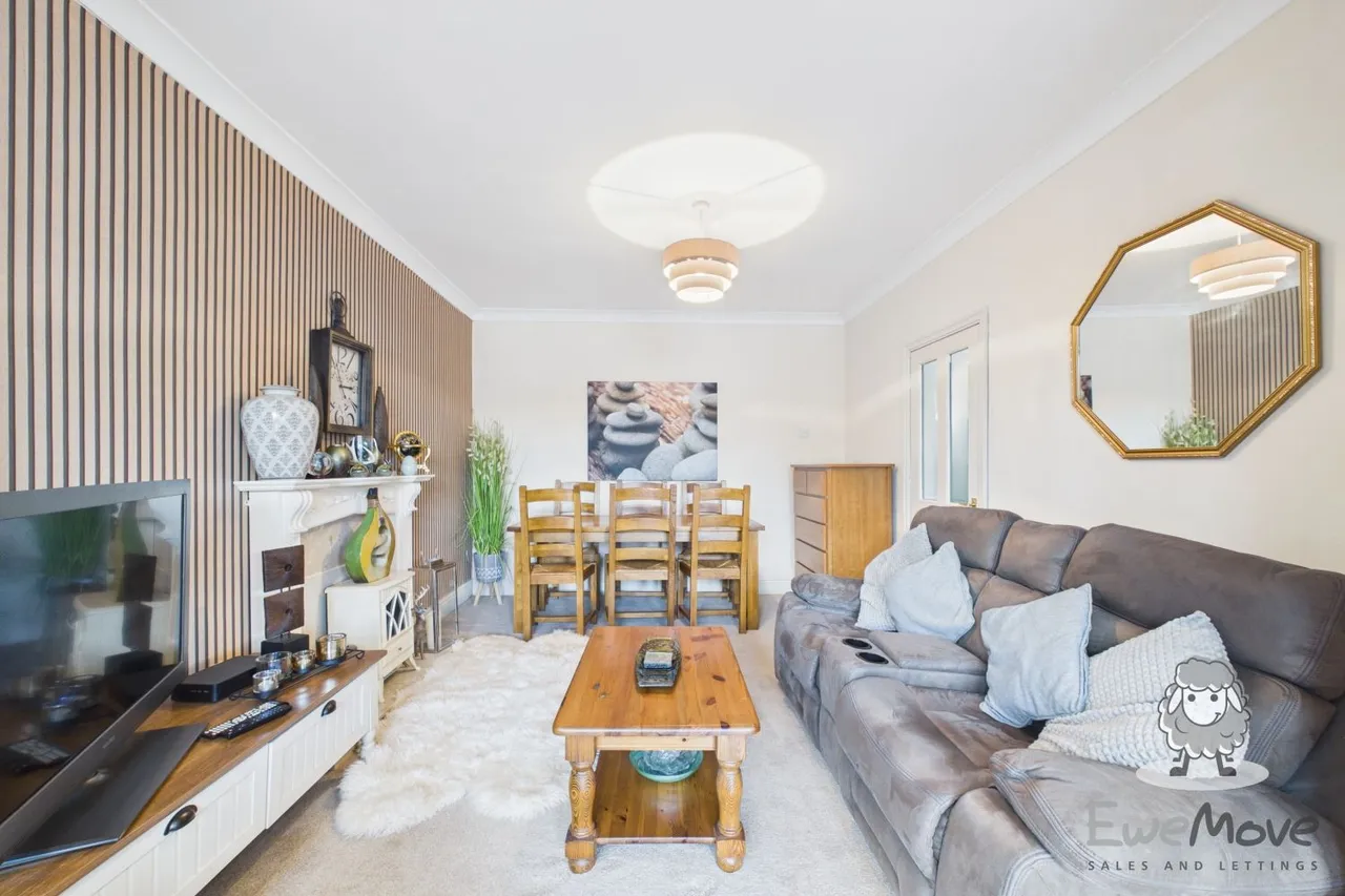 Field Way, Rainhill, L35, photo 6
