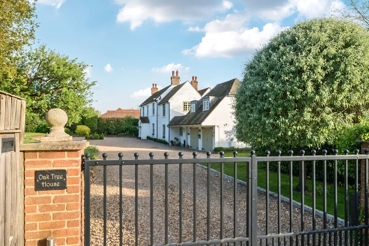 Lower Road, Stoke Mandeville Village,..., photo 2