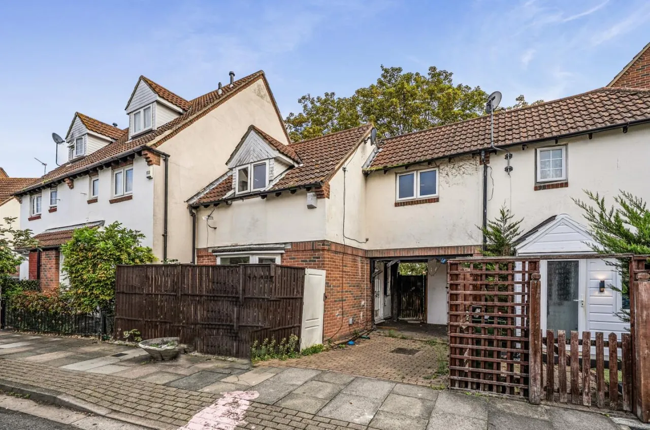 Nickelby Close, London, SE28, photo 12