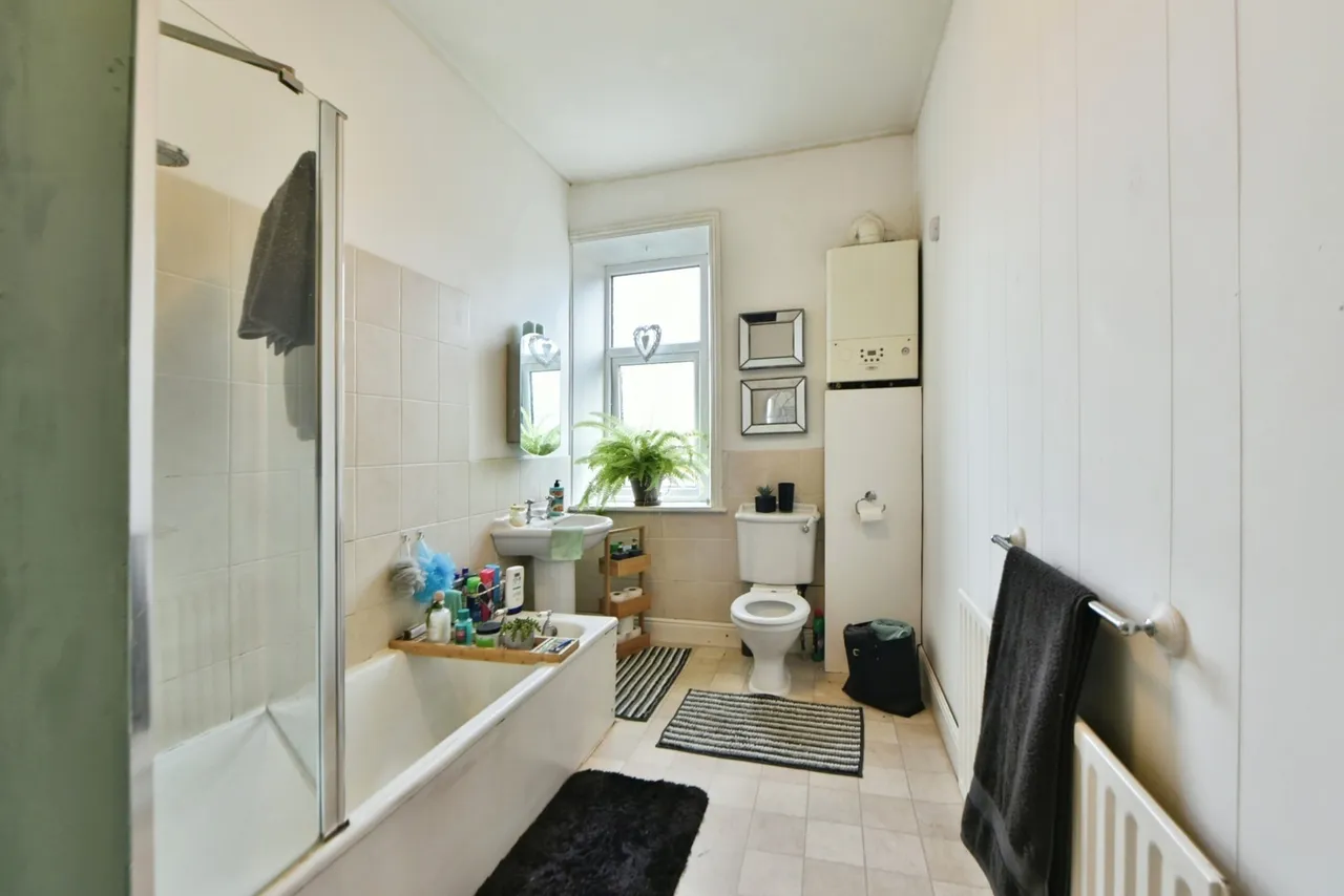 Keighley Road, Halifax, West Yorkshire, HX2, photo 7
