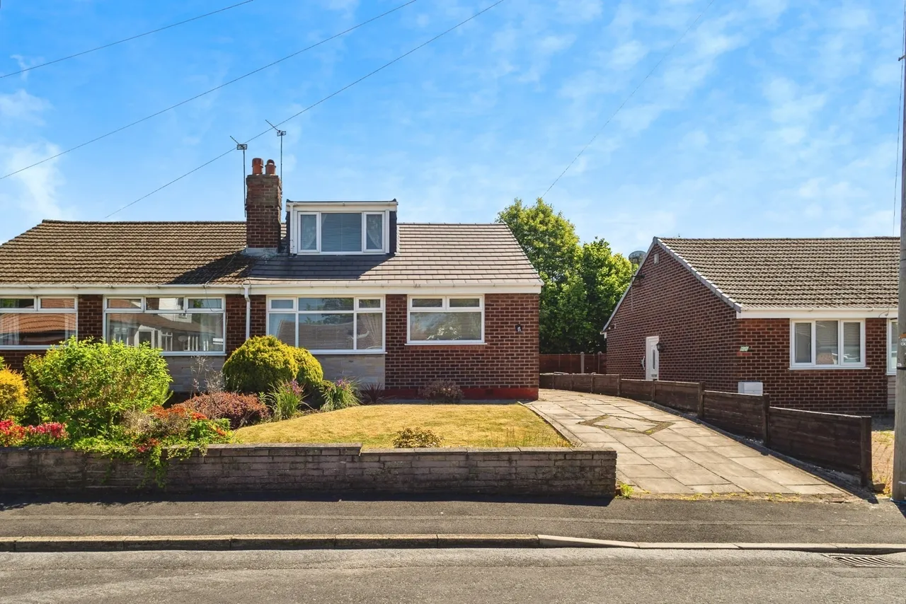 2 bed house for sale — Rydal Close, Dane Bank, Denton, M34