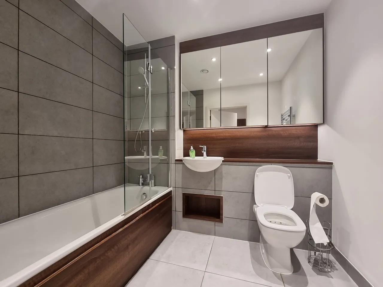 Colliford Court, HA8, photo 8