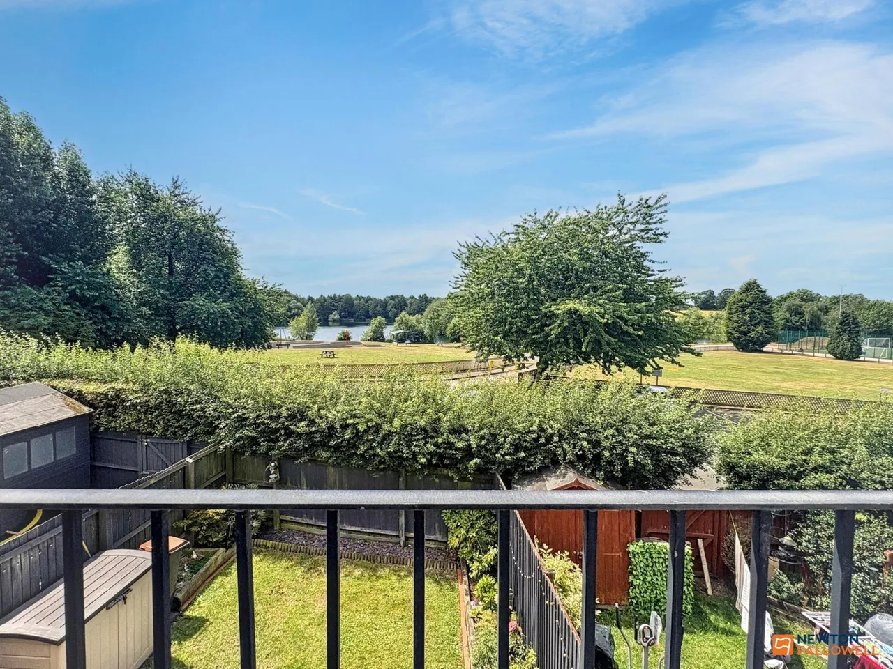 Lakeshore Crescent, Whitwick, LE67, photo 2