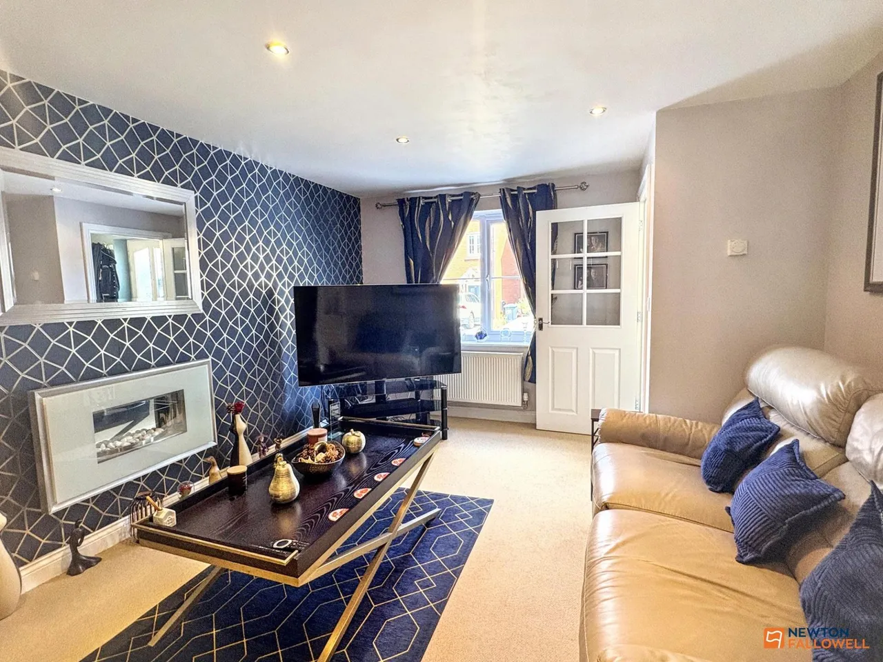Lakeshore Crescent, Whitwick, LE67, photo 4