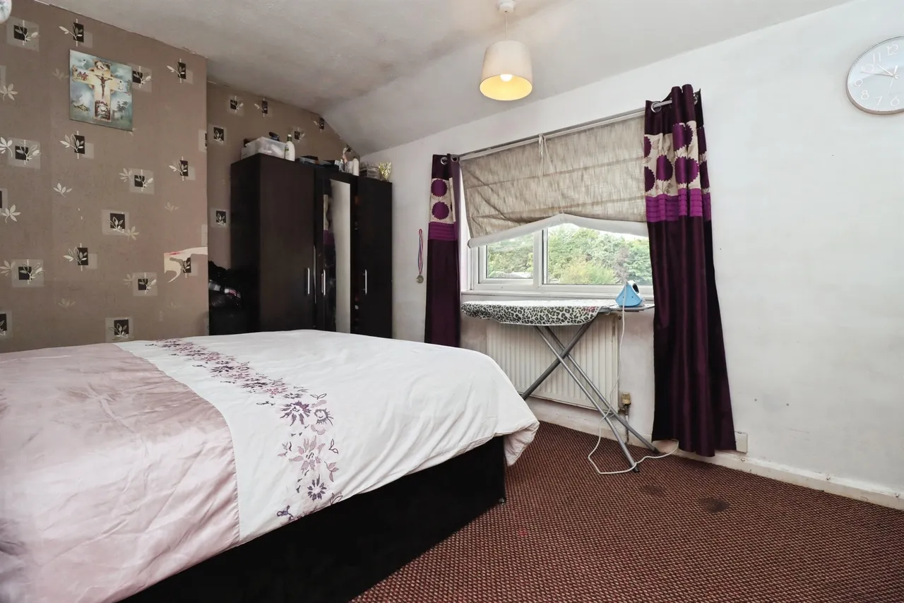 Laburnum Crescent, Kettering, photo 10