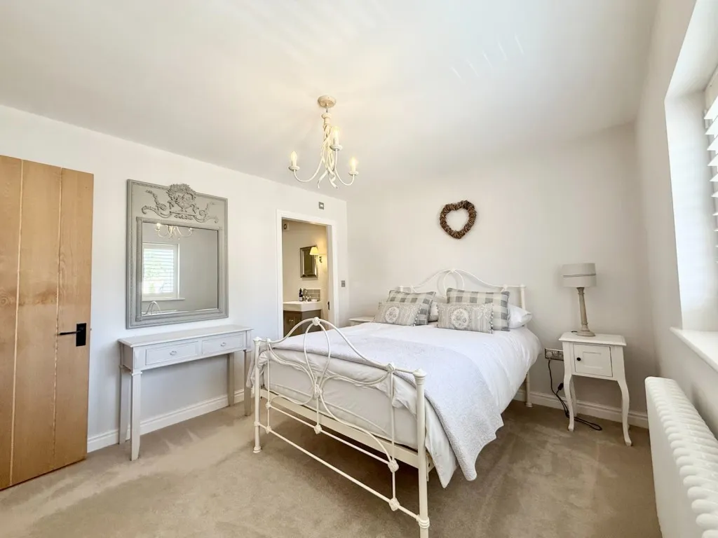Saxton ~ Hungate Close, LS24, photo 25