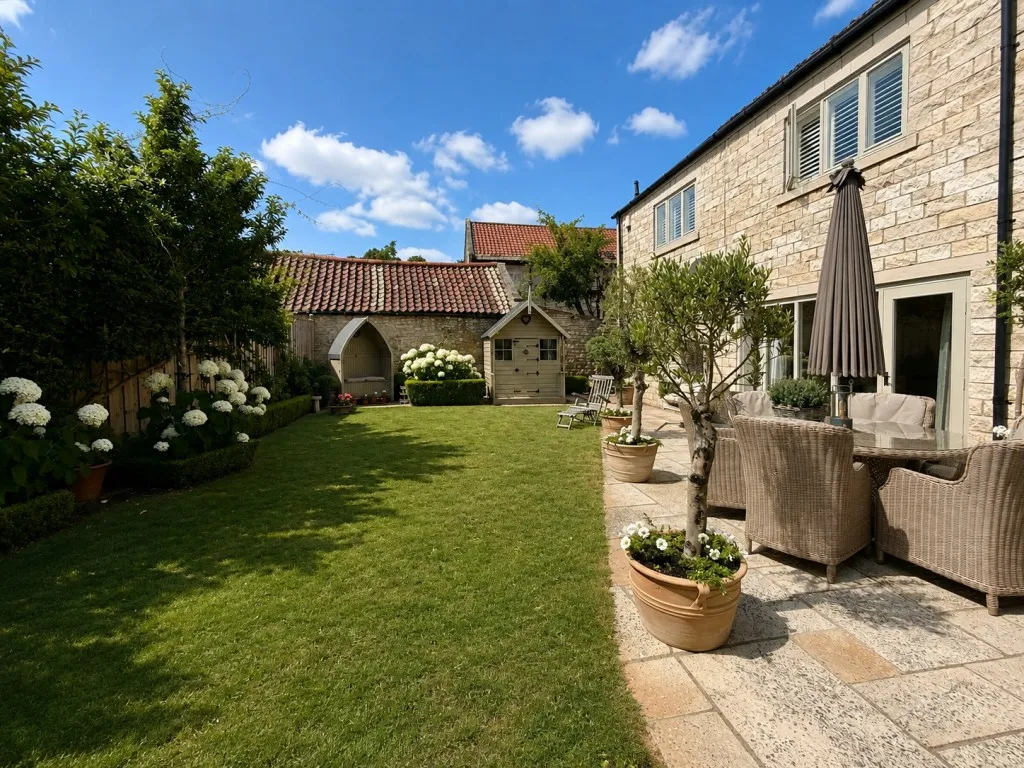 Saxton ~ Hungate Close, LS24, photo 33