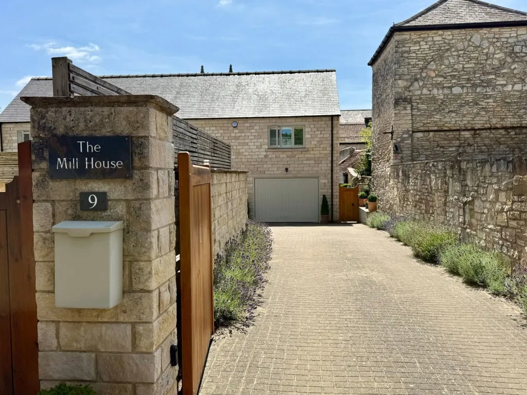 Saxton ~ Hungate Close, LS24, photo 35