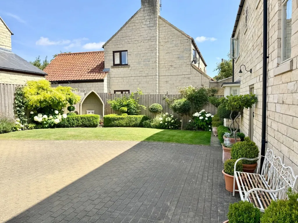 Saxton ~ Hungate Close, LS24, photo 36