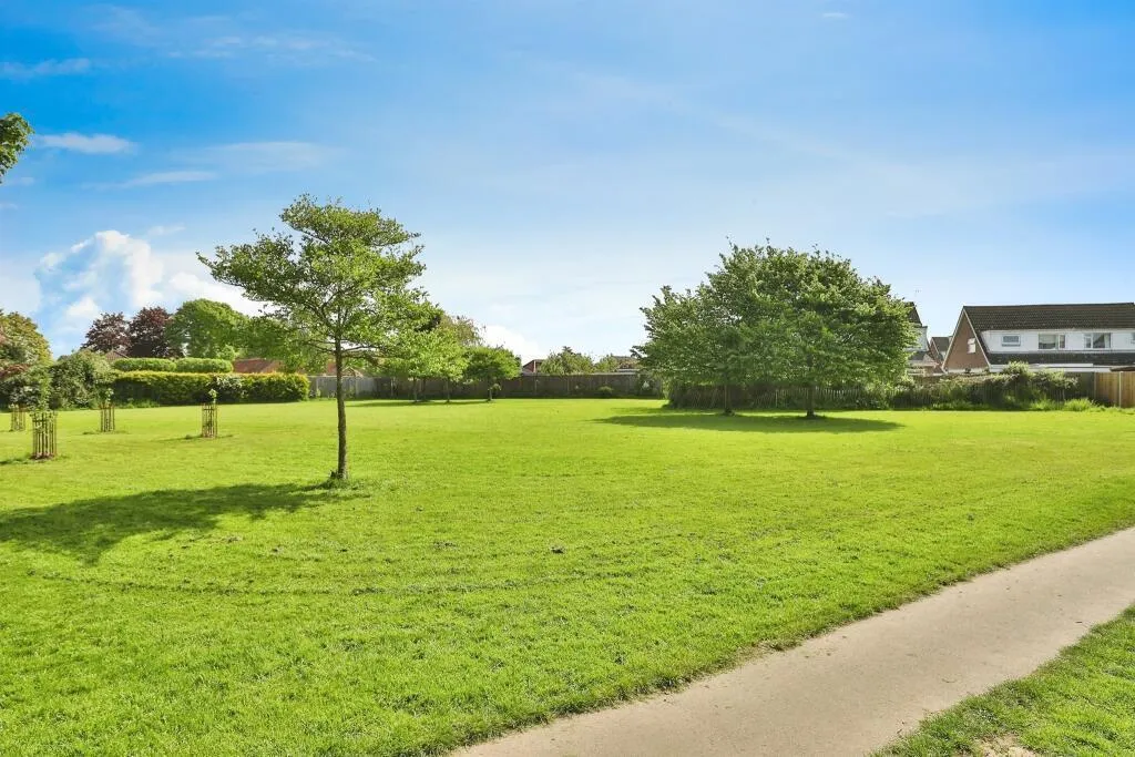 Priors Drive, Norwich, NR6, photo 14