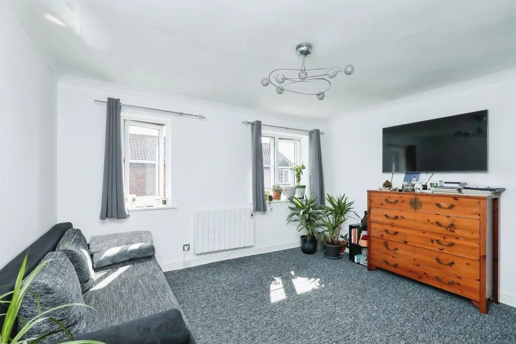 Priors Drive, Norwich, NR6, photo 6