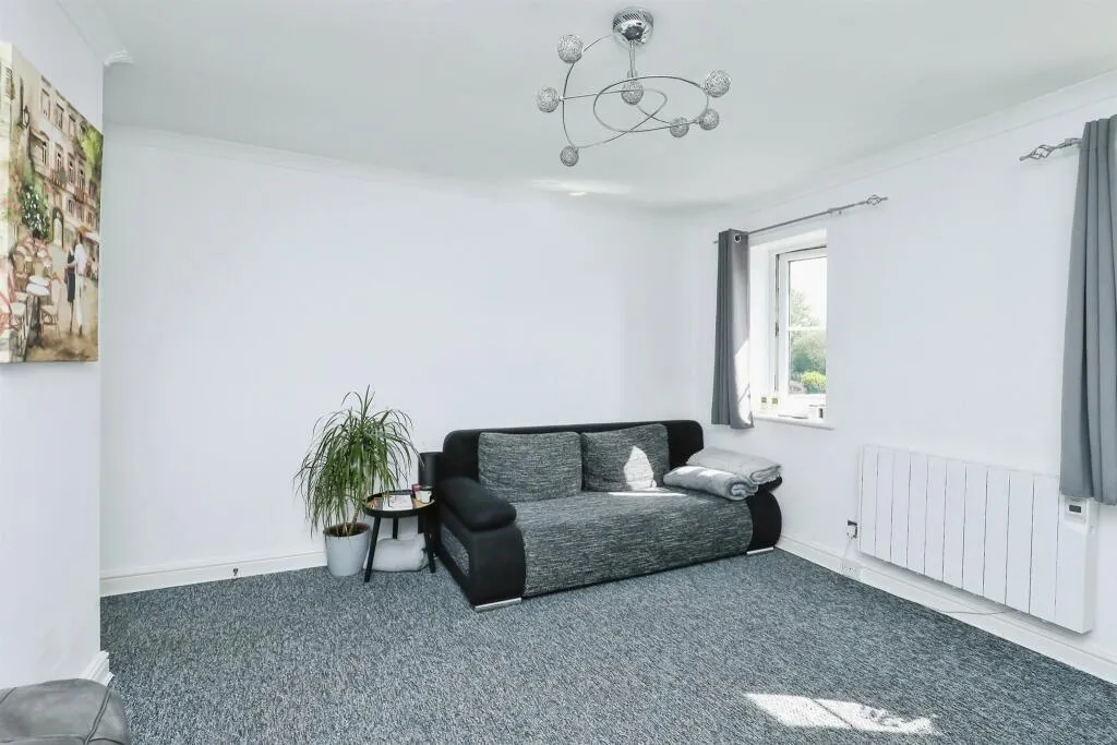 Priors Drive, Norwich, NR6, photo 7