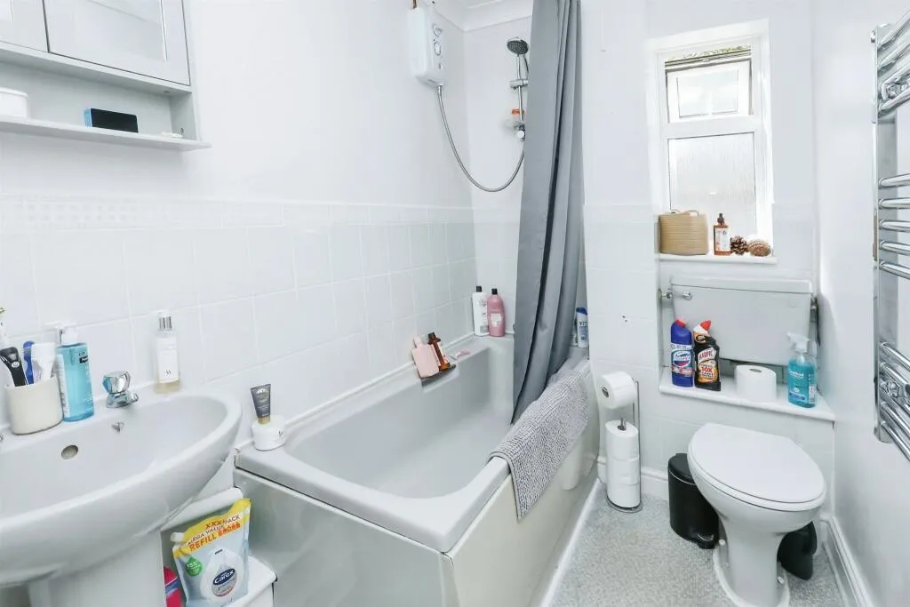 Priors Drive, Norwich, NR6, photo 12