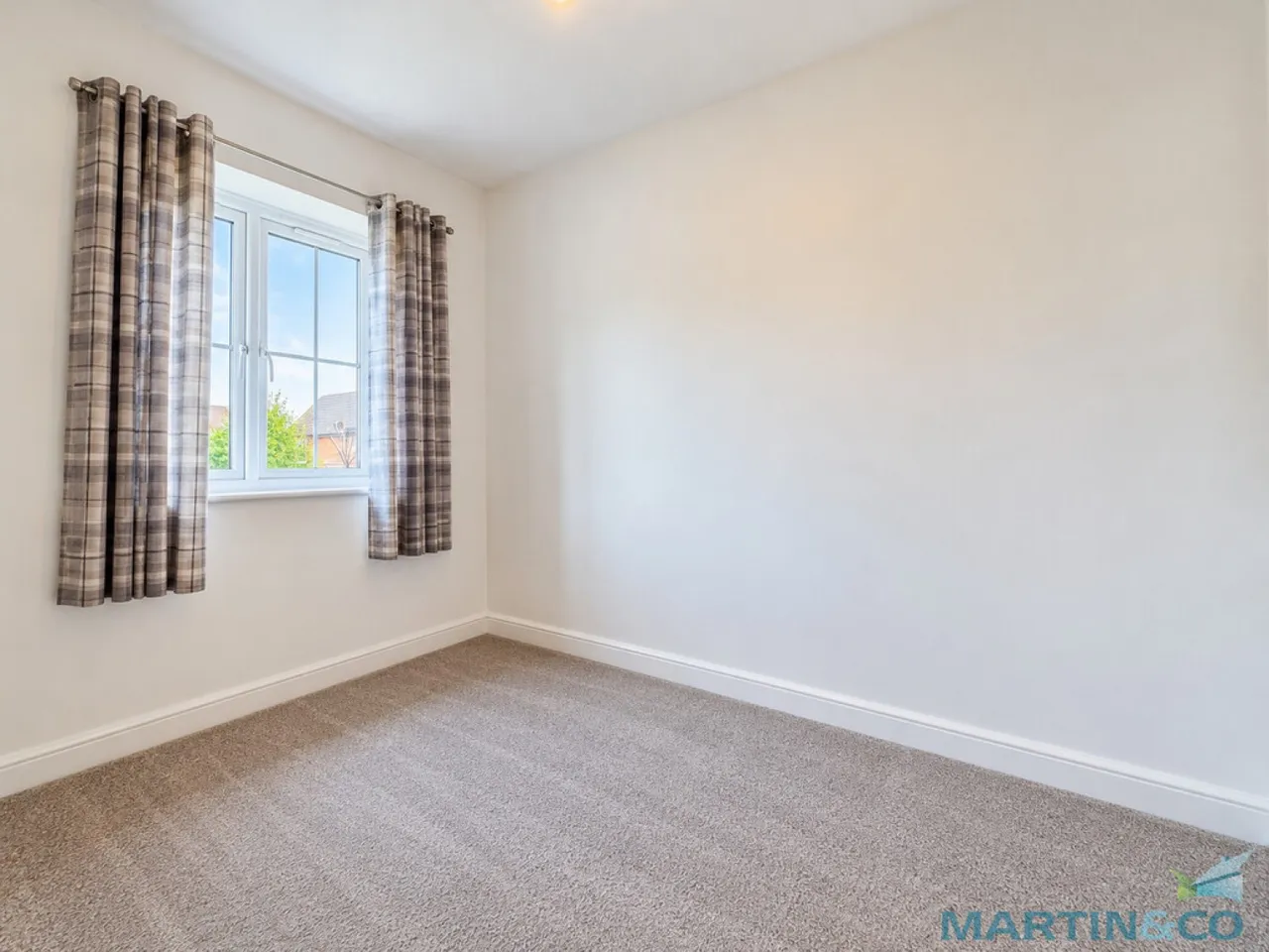 Smithy Drive, Park Farm, TN23, photo 9