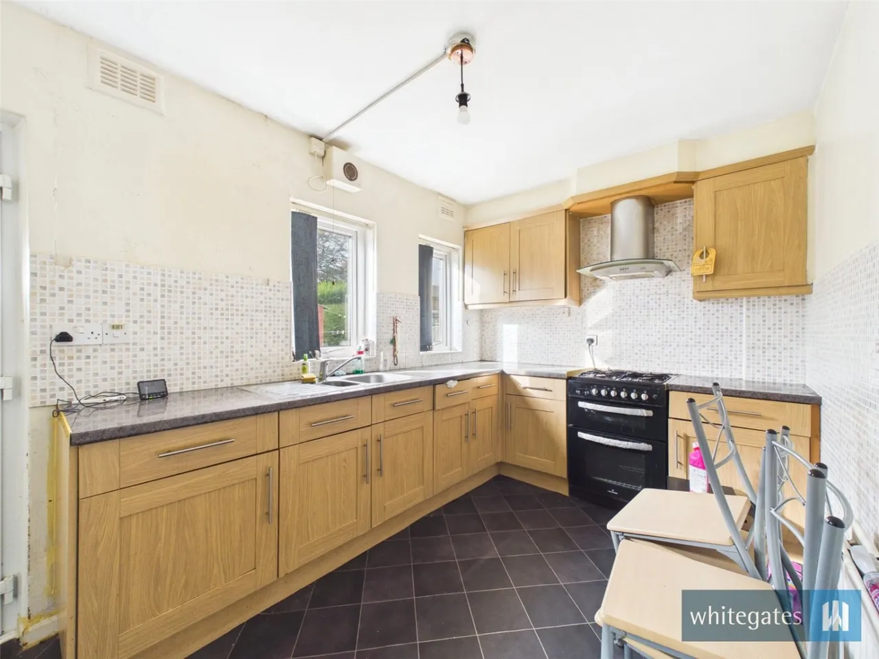 Aberford Road, Bradford, BD8, photo 4