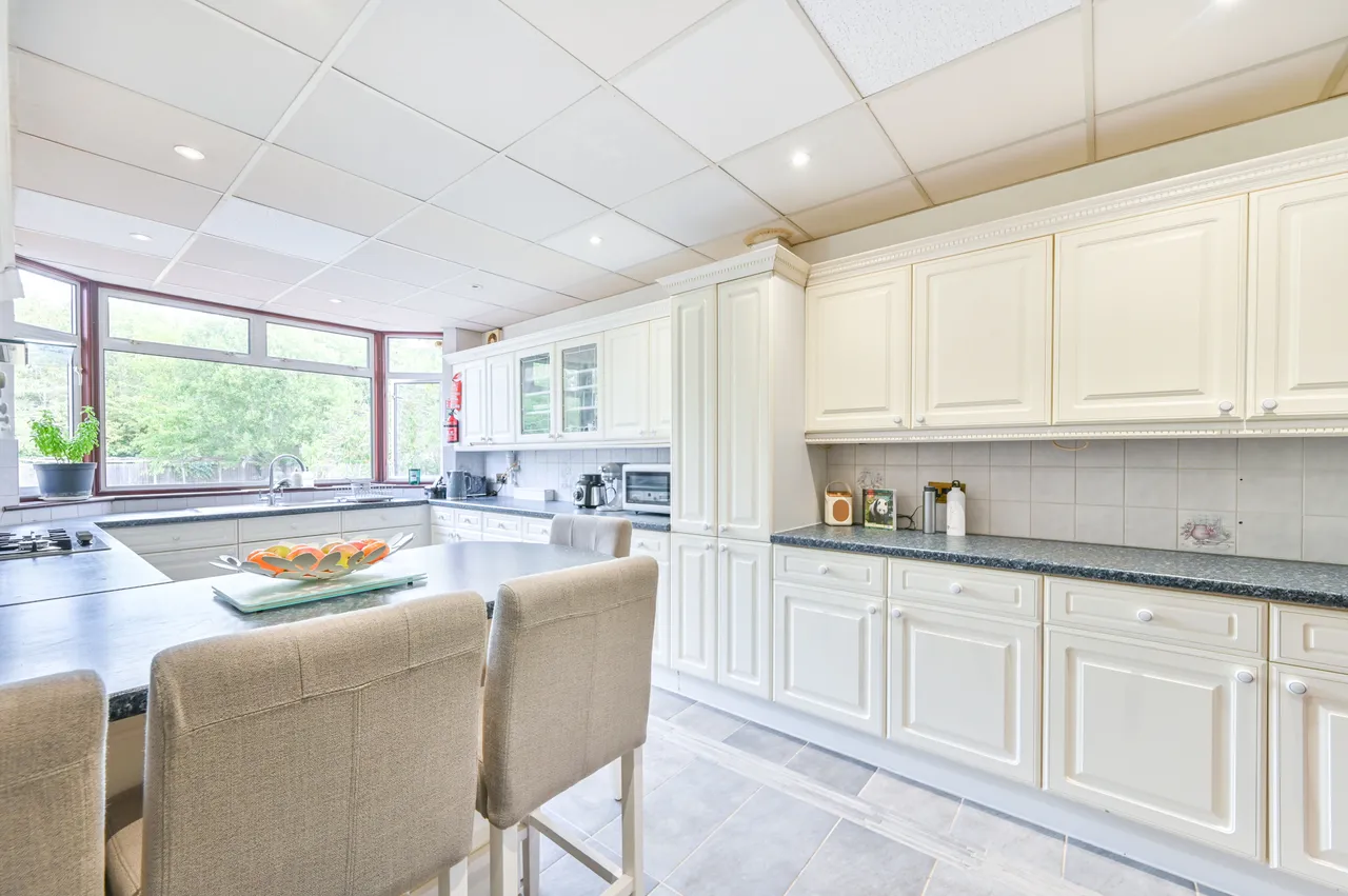 37 Crawford Avenue, Wembley, photo 4