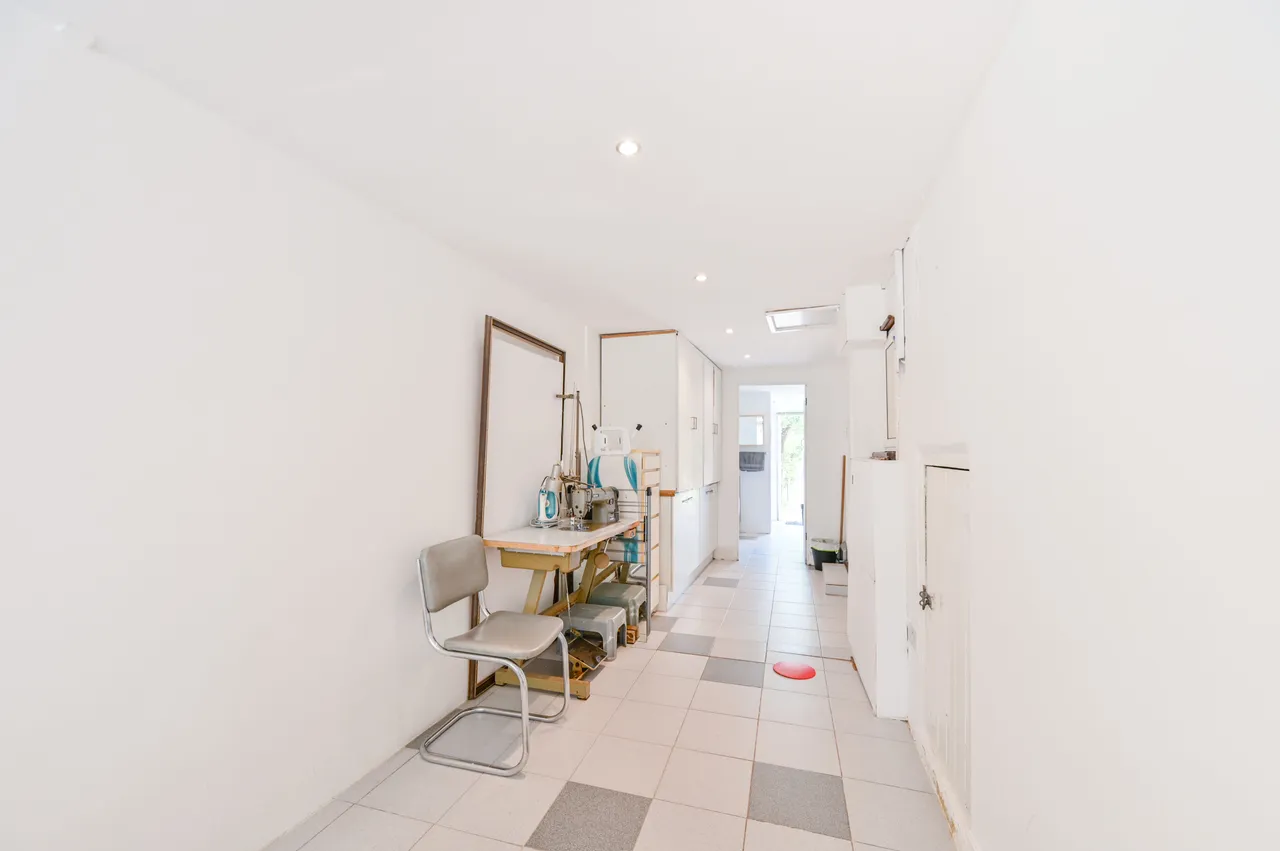 37 Crawford Avenue, Wembley, photo 6
