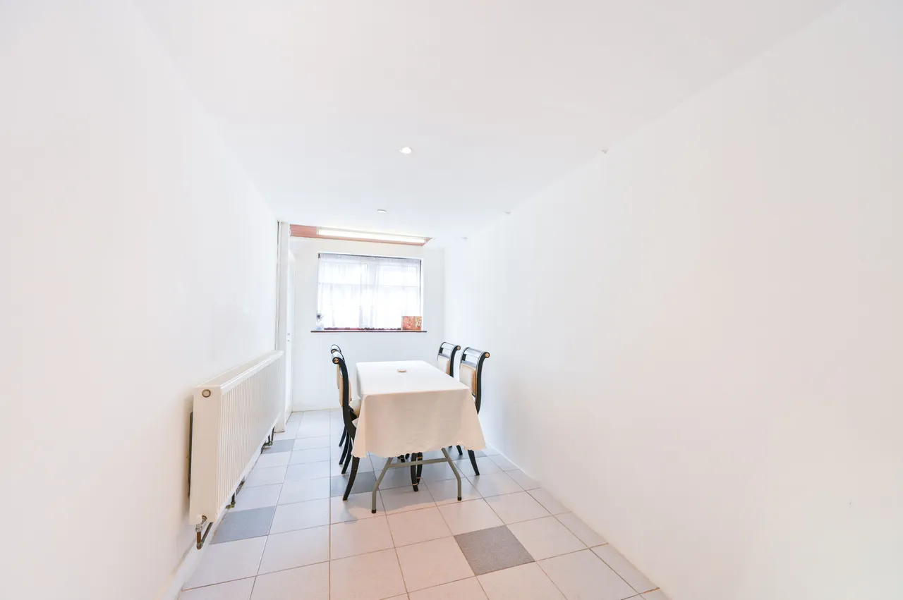37 Crawford Avenue, Wembley, photo 7