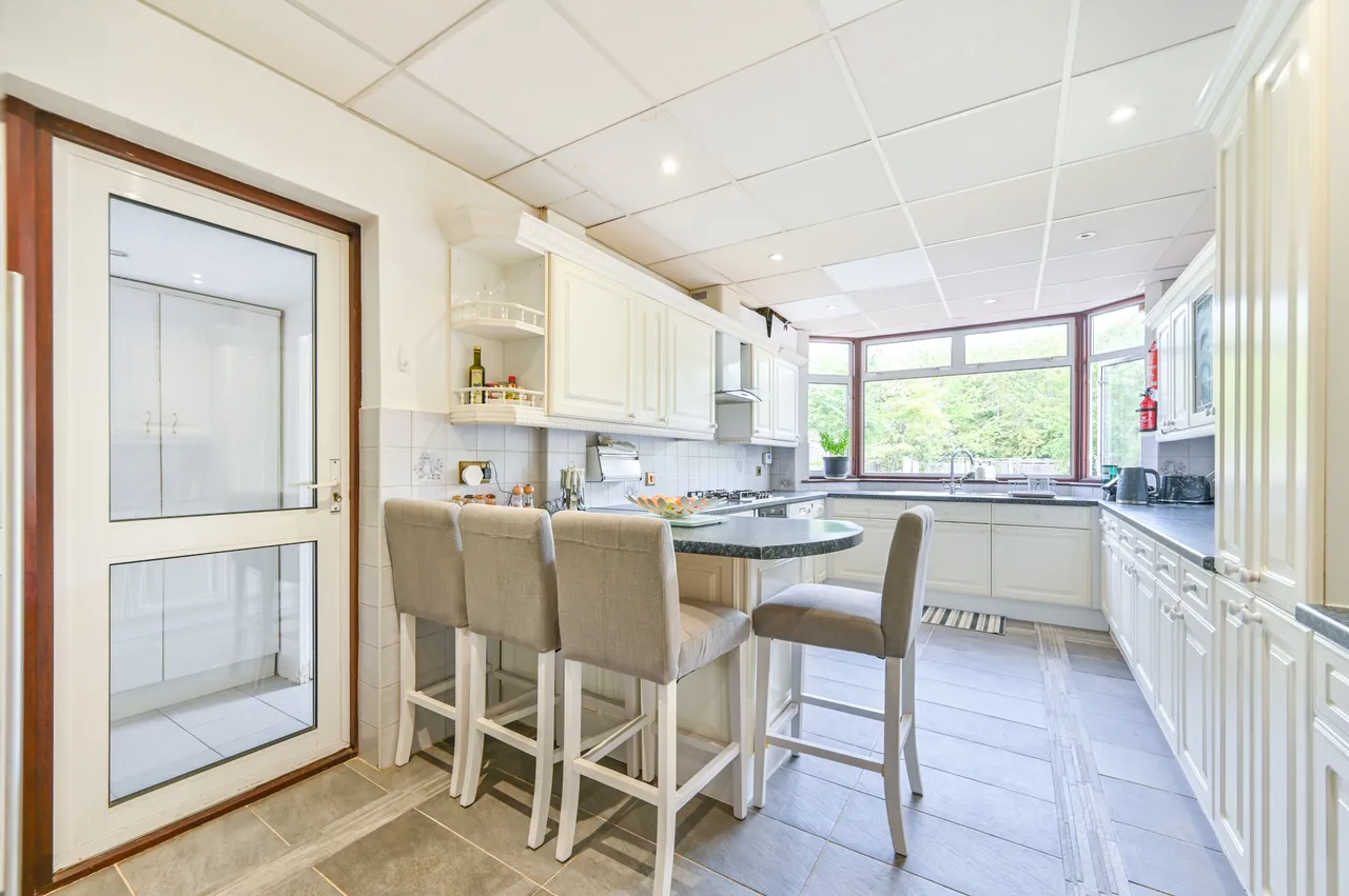 37 Crawford Avenue, Wembley, photo 9