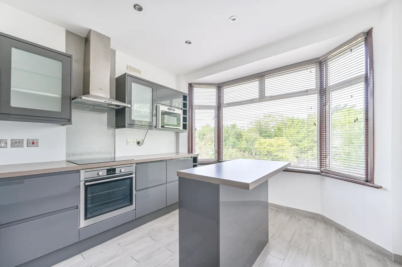 37 Crawford Avenue, Wembley, photo 8