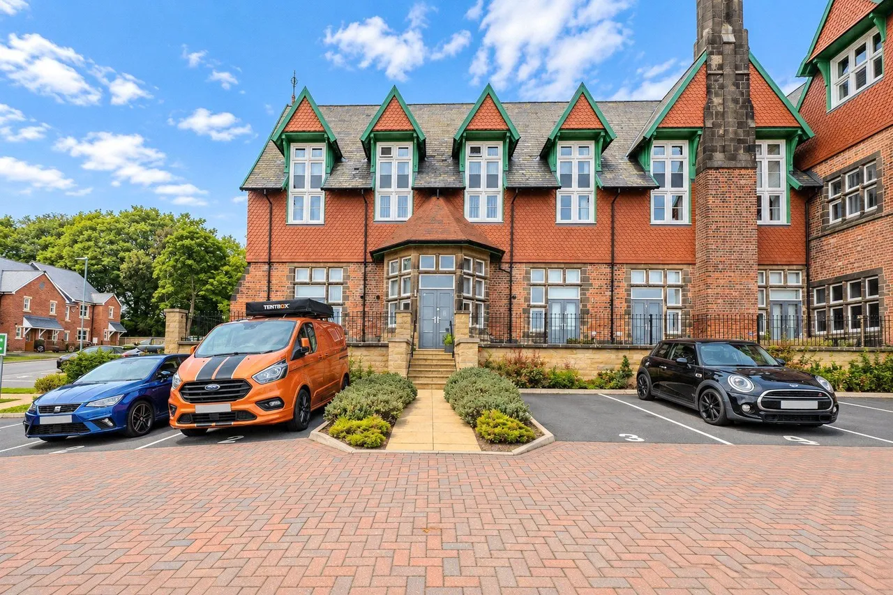 2 bed house for sale, Oak Park Lane, Leeds, LS16