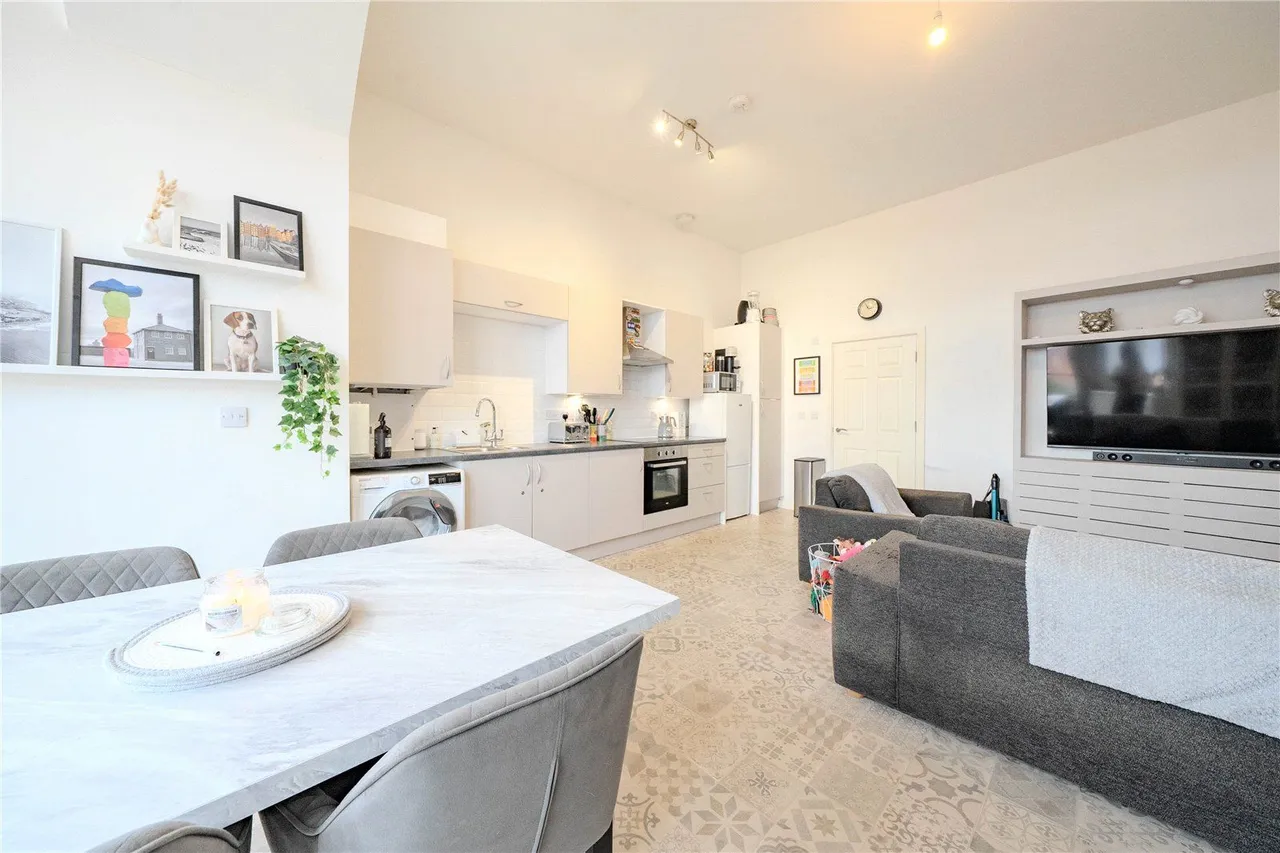 Oak Park Lane, Leeds, LS16, photo 4