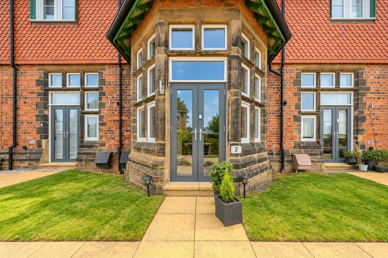 Oak Park Lane, Leeds, LS16, photo 15