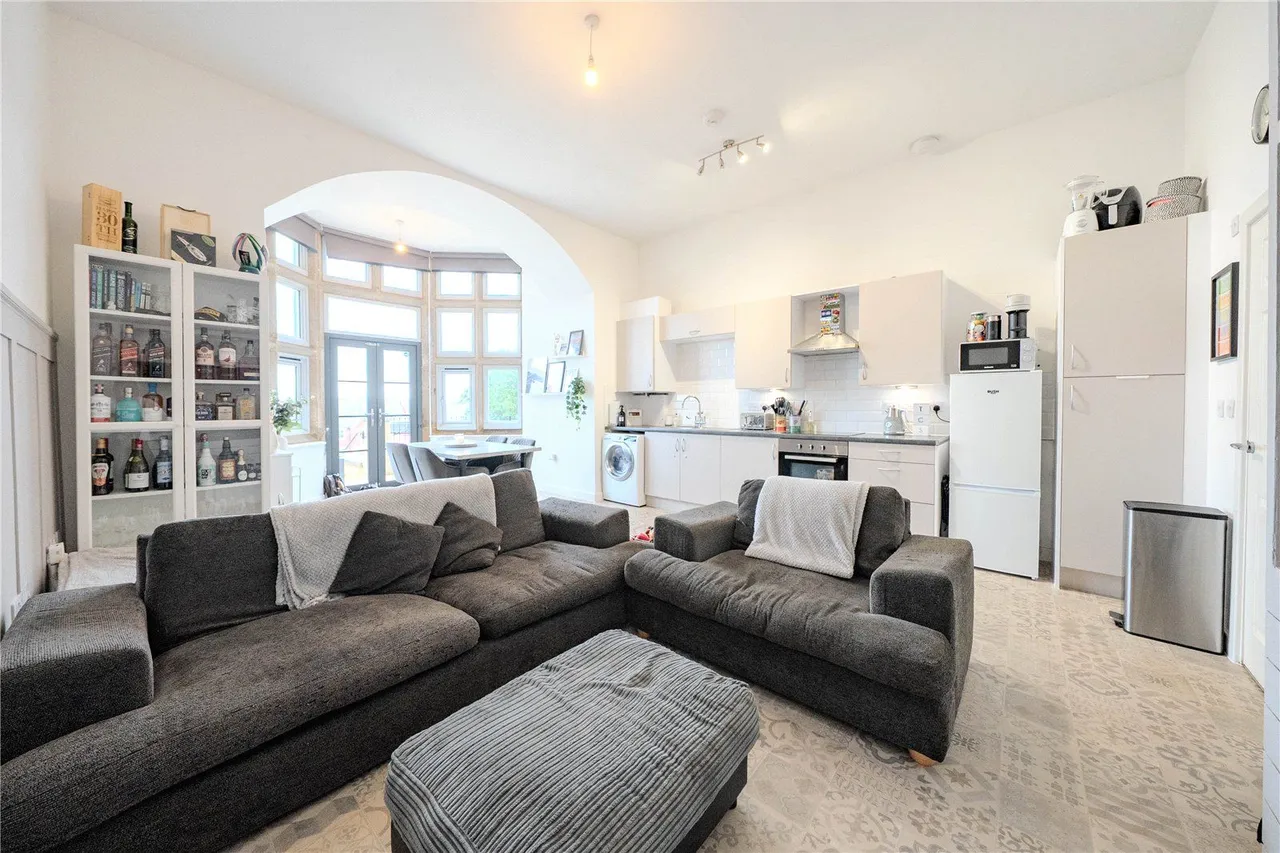 Oak Park Lane, Leeds, LS16, photo 2