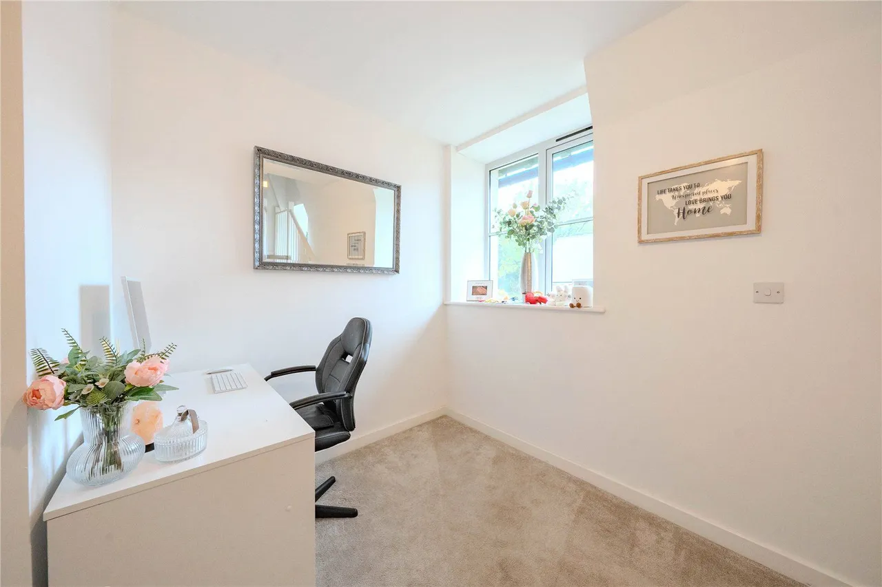 Oak Park Lane, Leeds, LS16, photo 14