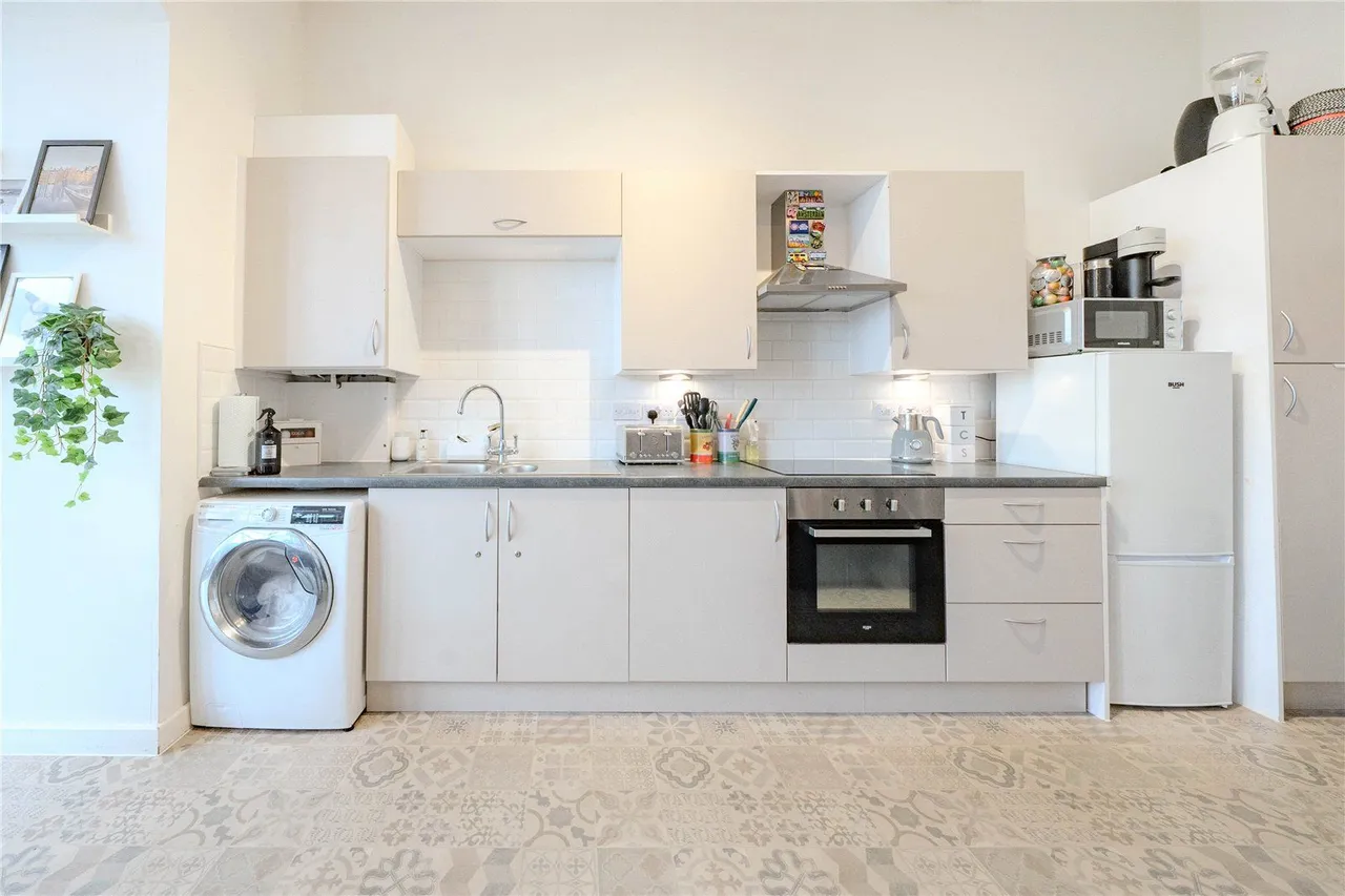 Oak Park Lane, Leeds, LS16, photo 3