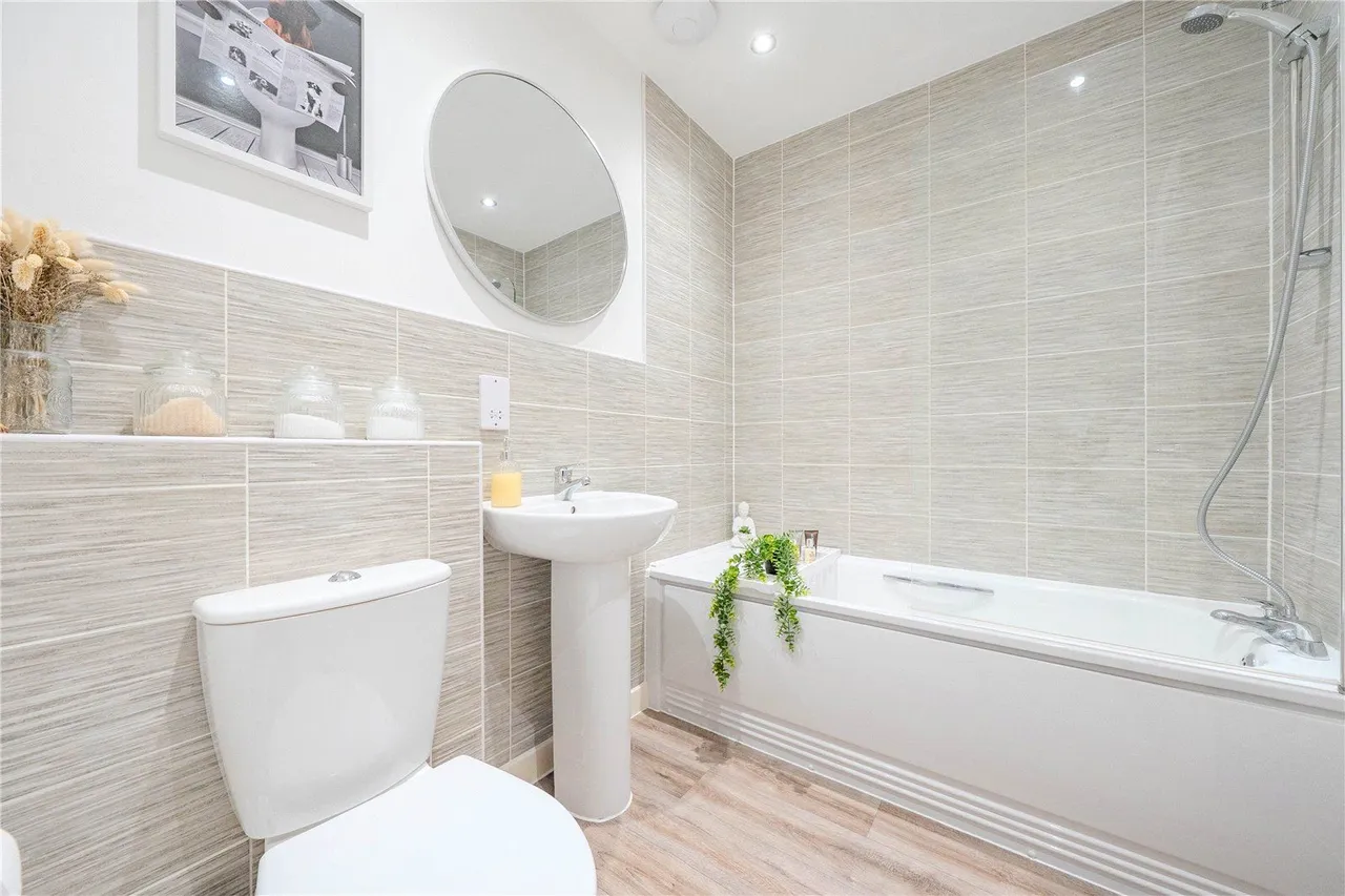 Oak Park Lane, Leeds, LS16, photo 7