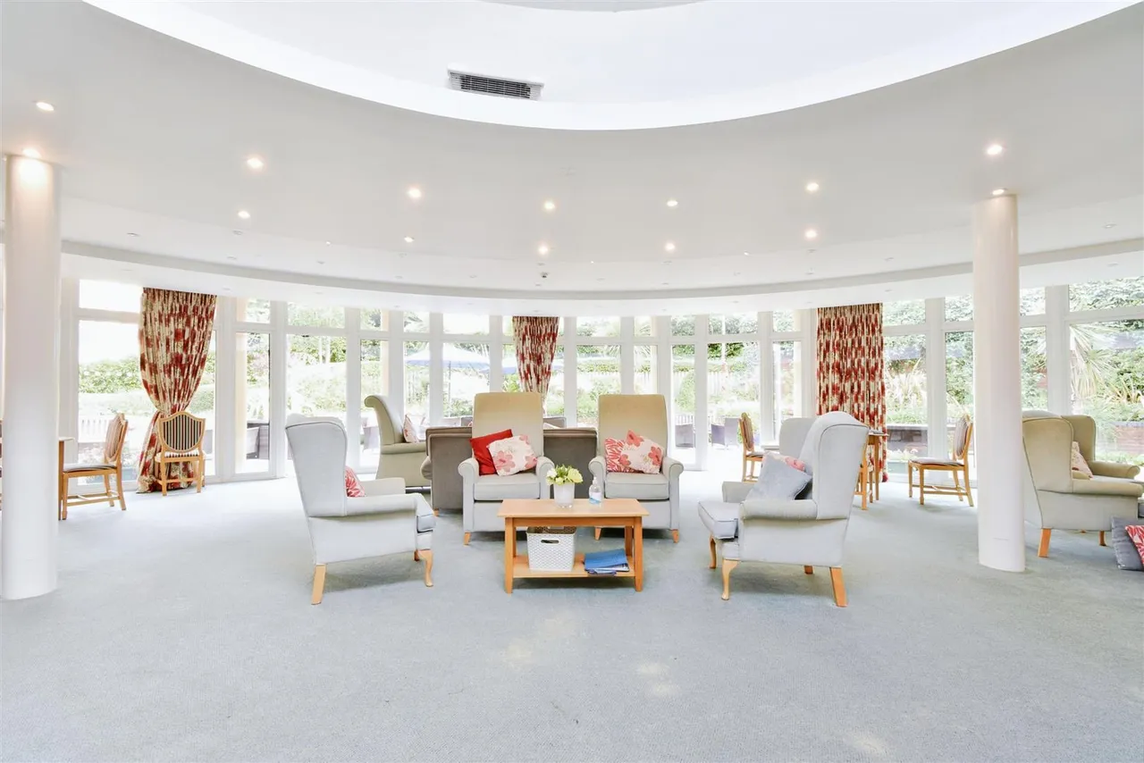 Victoria Road, Malvern, WR14, photo 14