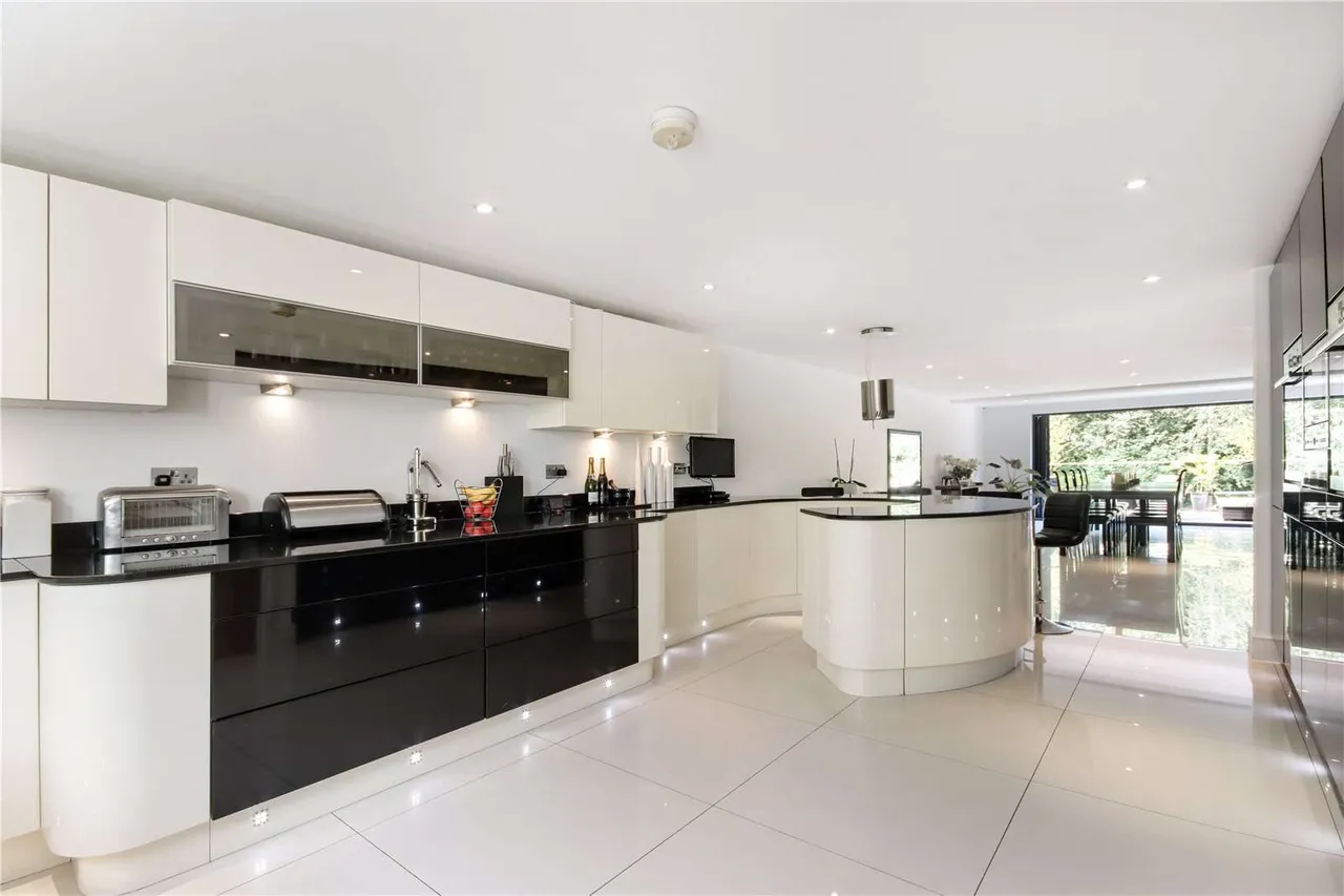 Kentish Gardens, Tunbridge Wells, Kent, TN2 5XU, photo 8