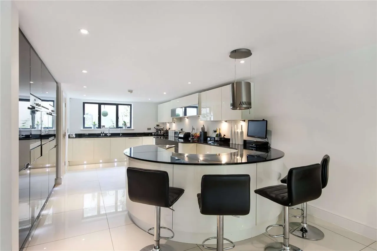 Kentish Gardens, Tunbridge Wells, Kent, TN2 5XU, photo 7