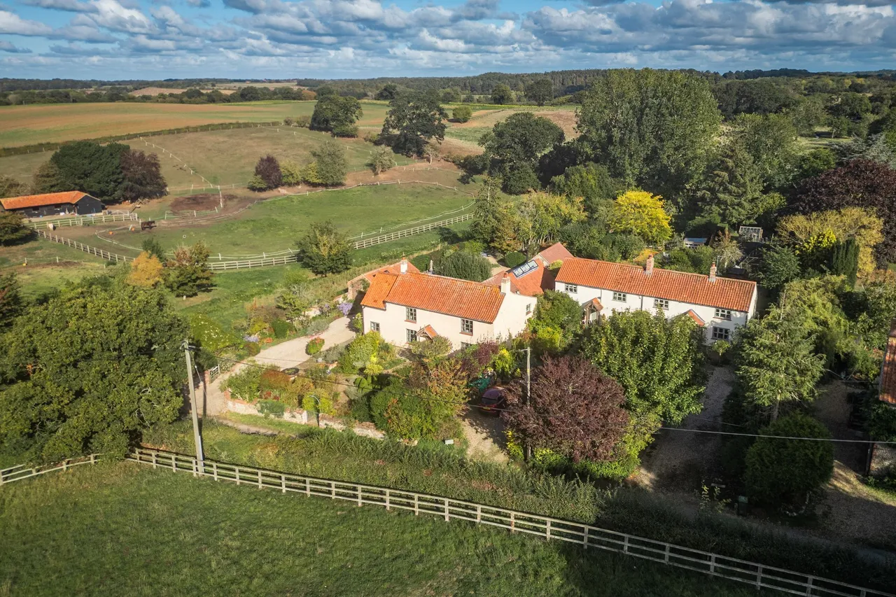 Handsome Detached Cottage in Stody, photo 23