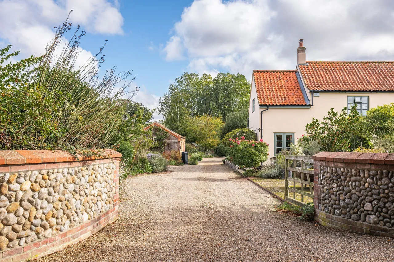 Handsome Detached Cottage in Stody, photo 24