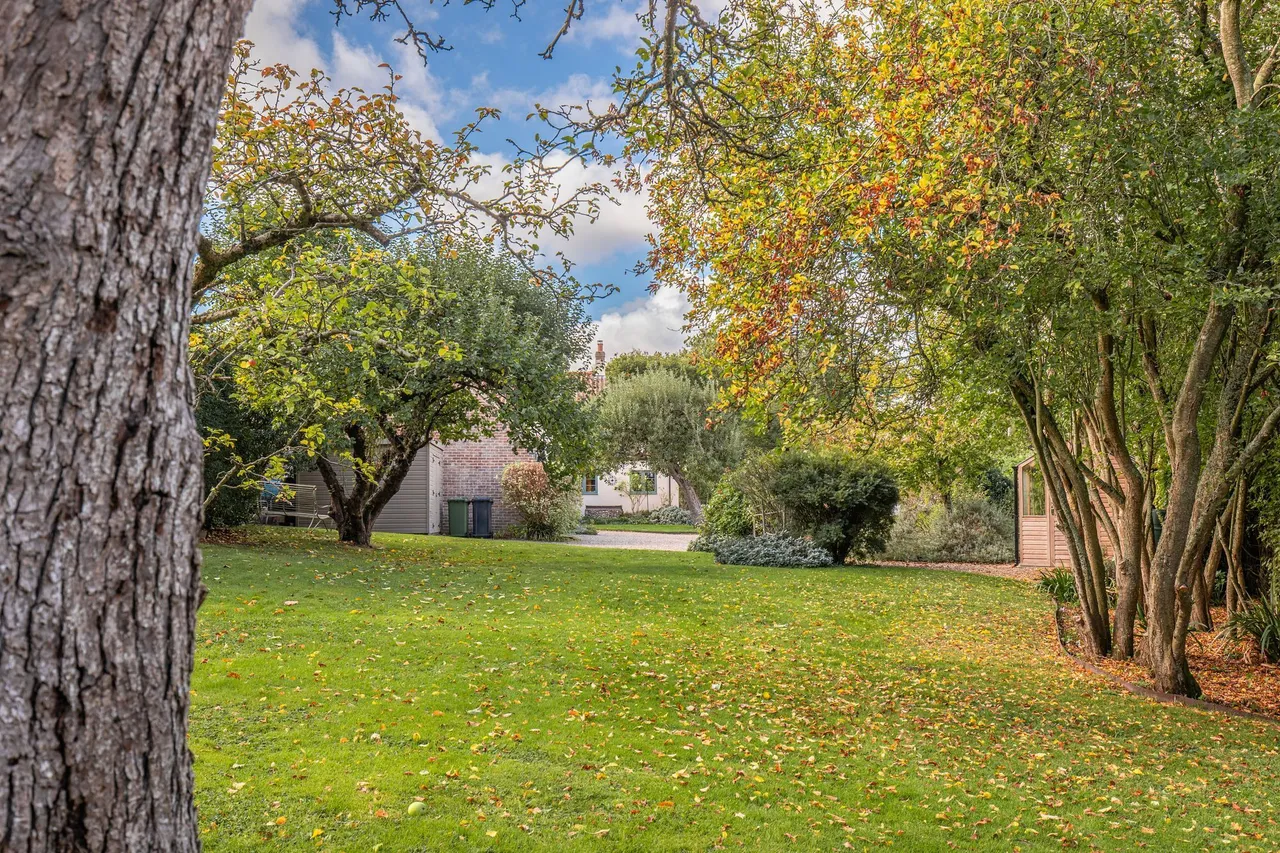 Handsome Detached Cottage in Stody, photo 26
