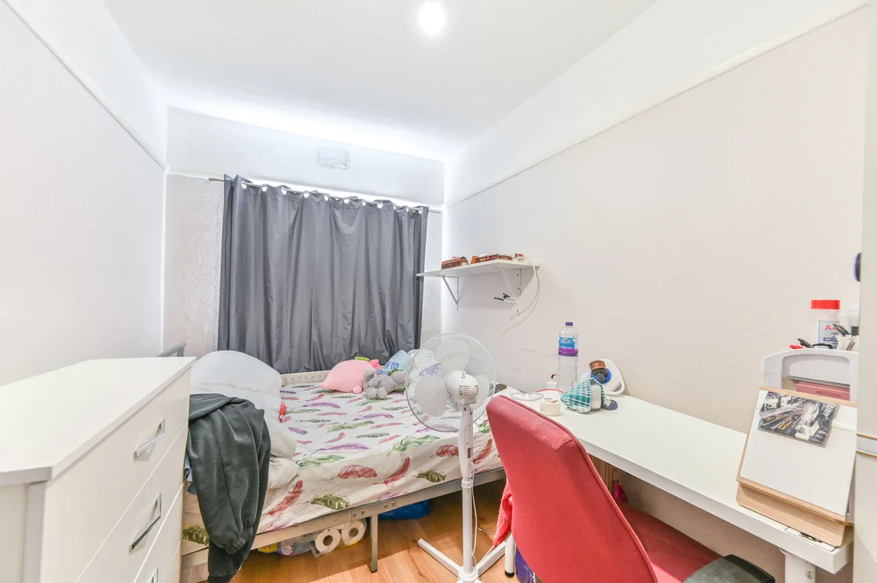 74 Warren Road, London, photo 9