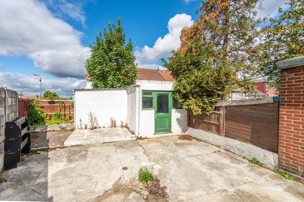 74 Warren Road, London, photo 12