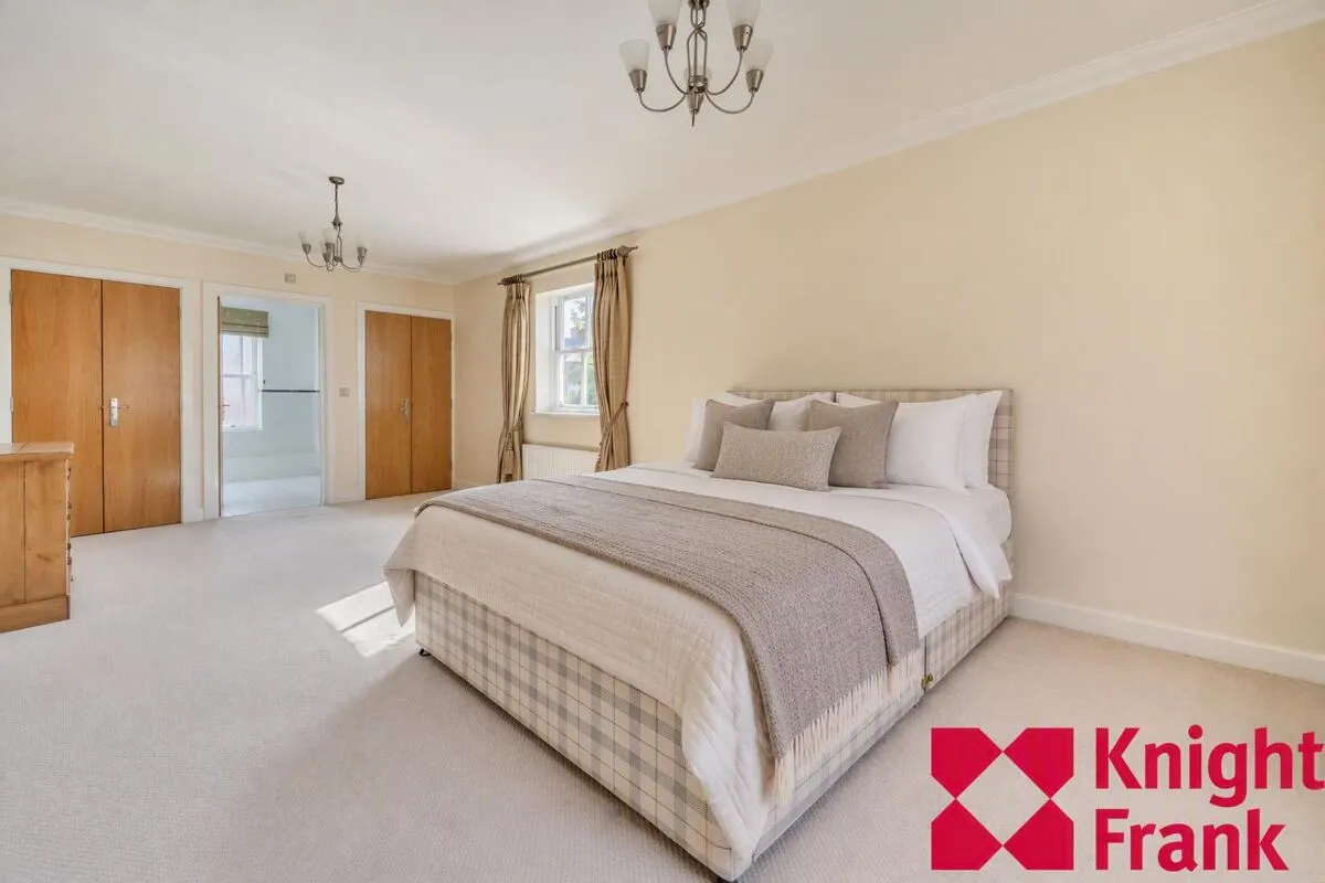 Longbourn, Windsor, SL4, photo 15