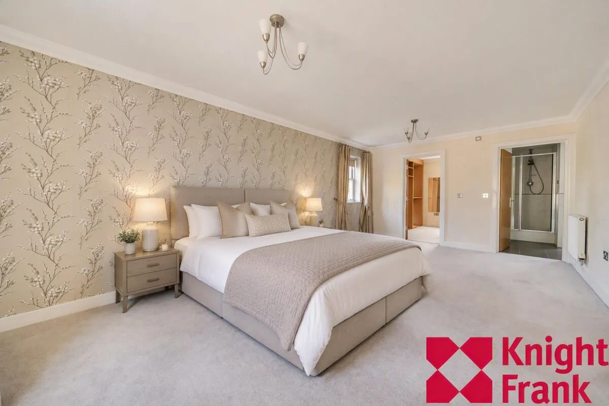 Longbourn, Windsor, SL4, photo 10