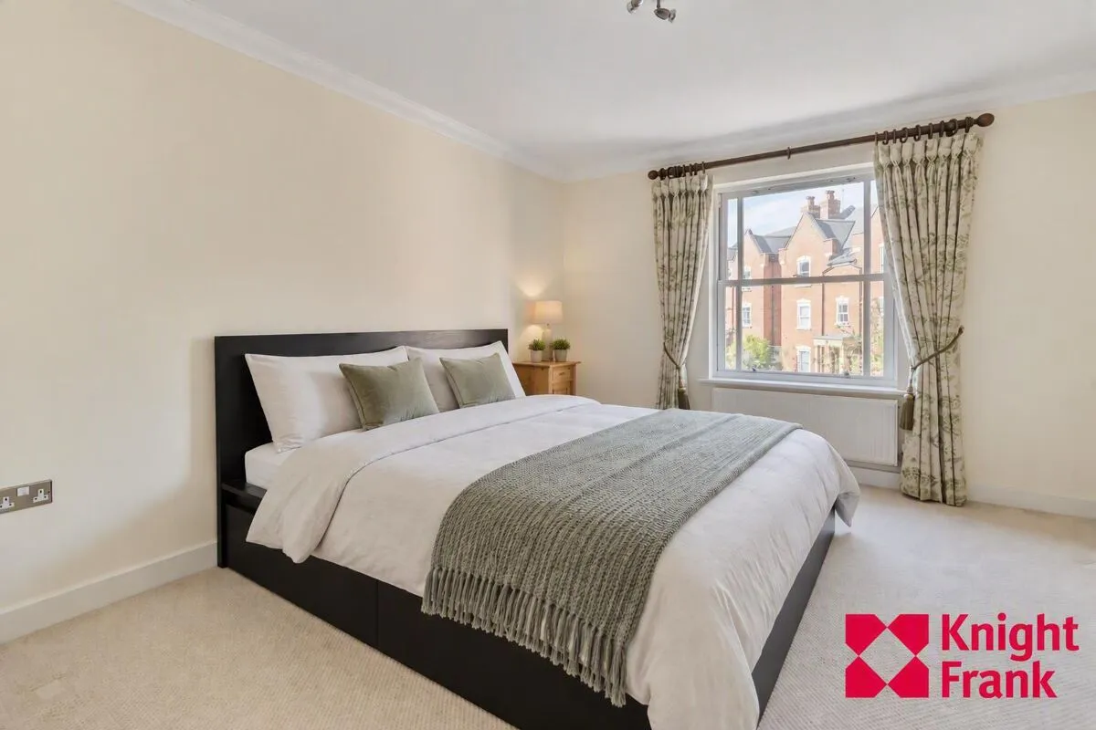 Longbourn, Windsor, SL4, photo 9
