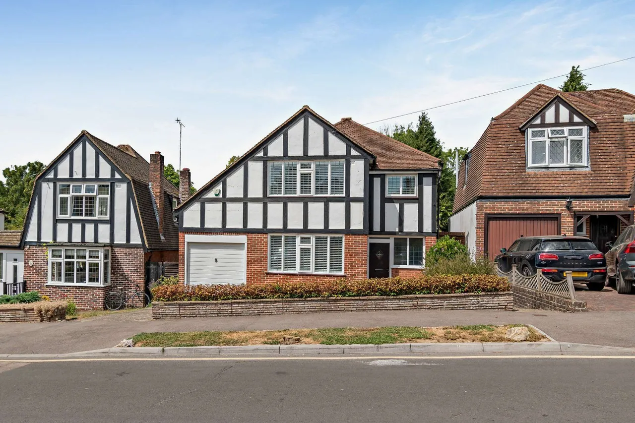 3 bed house for sale — Tudor Drive, Otford, Sevenoaks, Kent, TN14 5QP