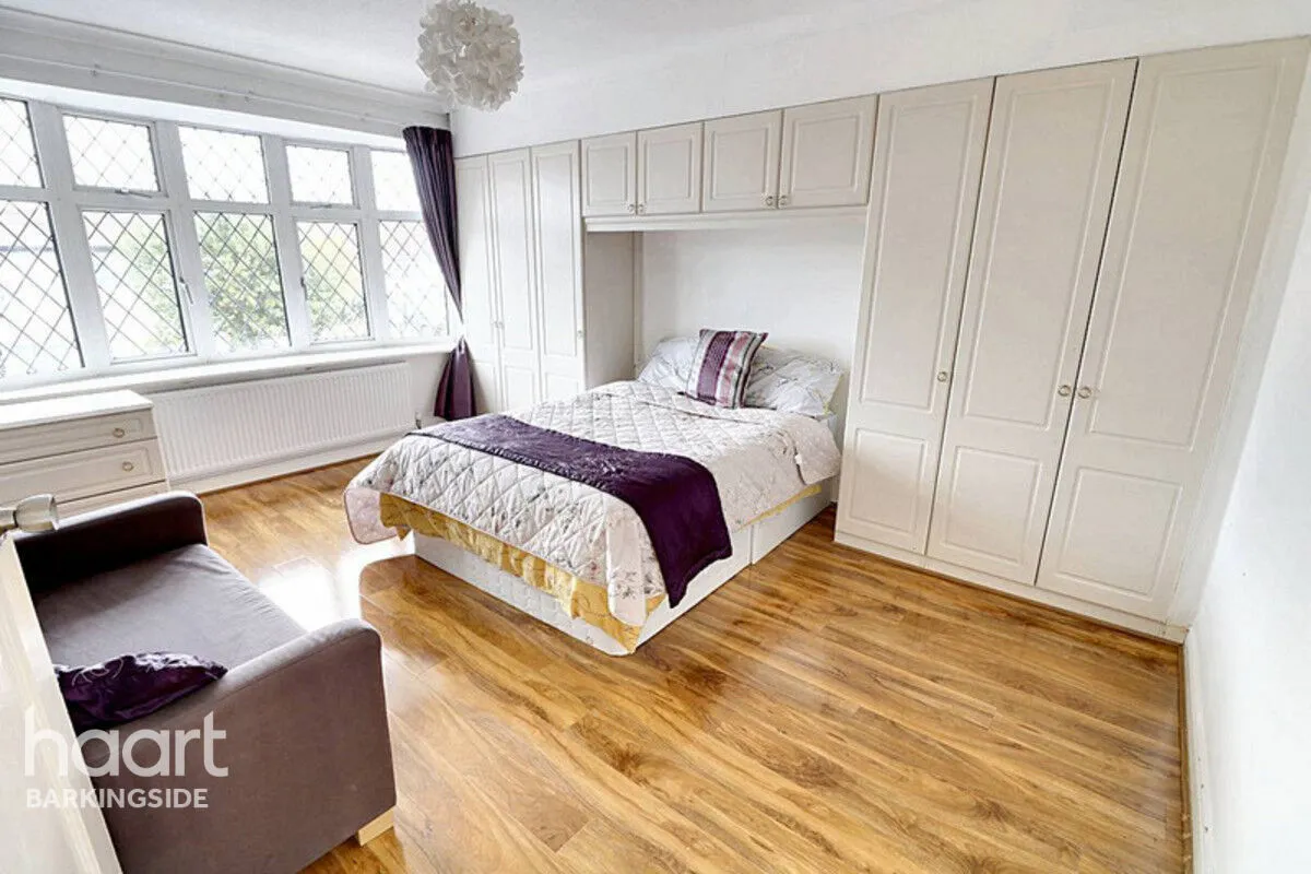 Lord Avenue, Clayhall, IG5, photo 17