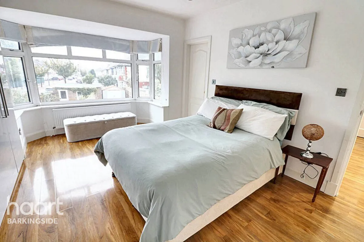 Lord Avenue, Clayhall, IG5, photo 18