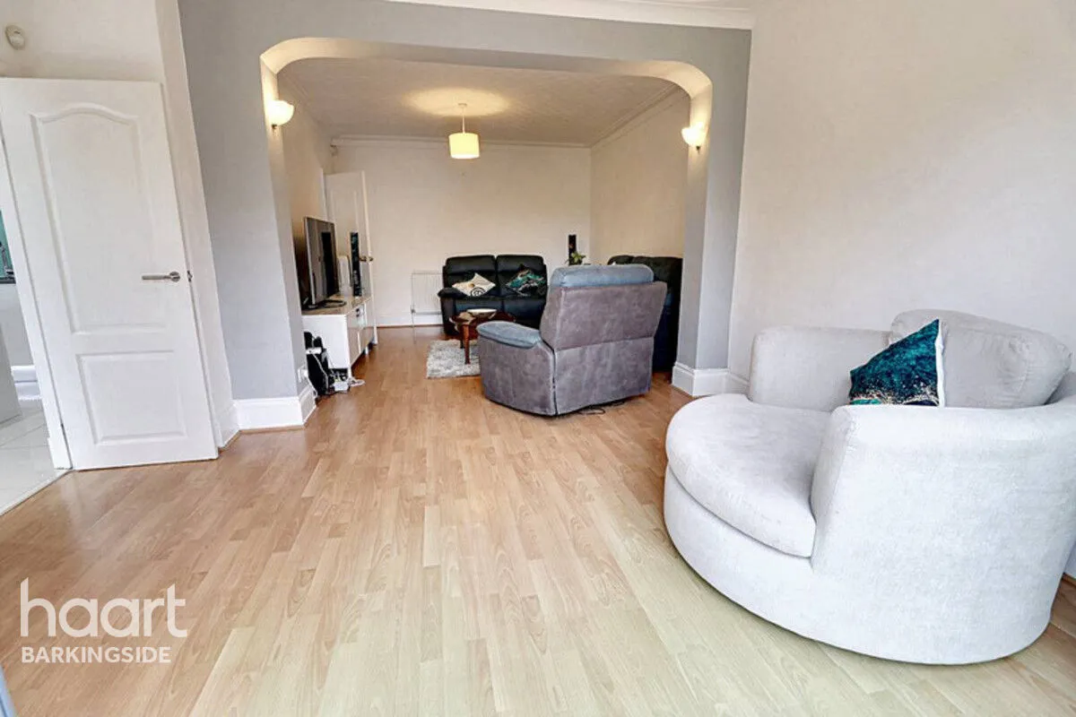 Lord Avenue, Clayhall, IG5, photo 6