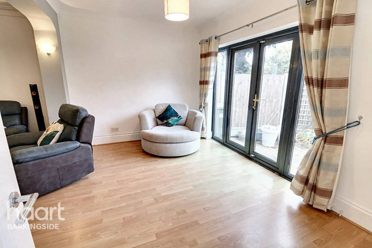 Lord Avenue, Clayhall, IG5, photo 8
