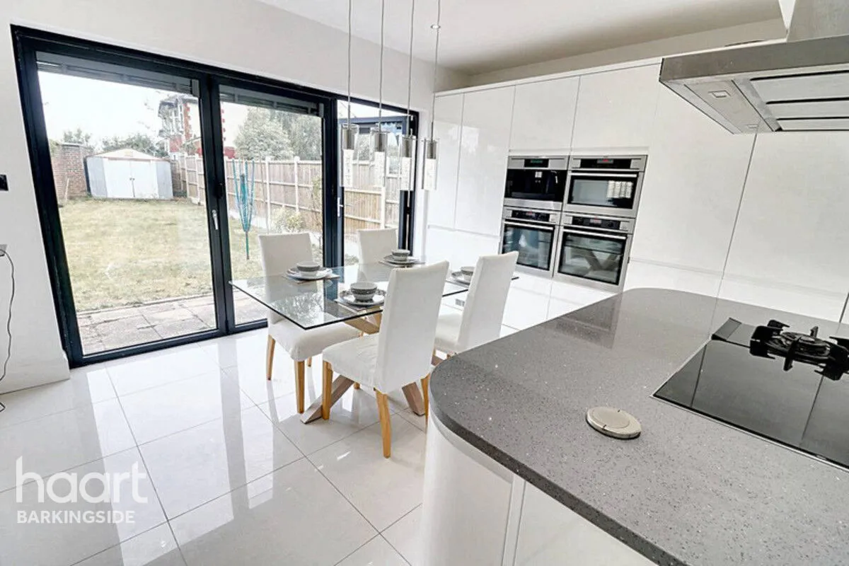 Lord Avenue, Clayhall, IG5, photo 12